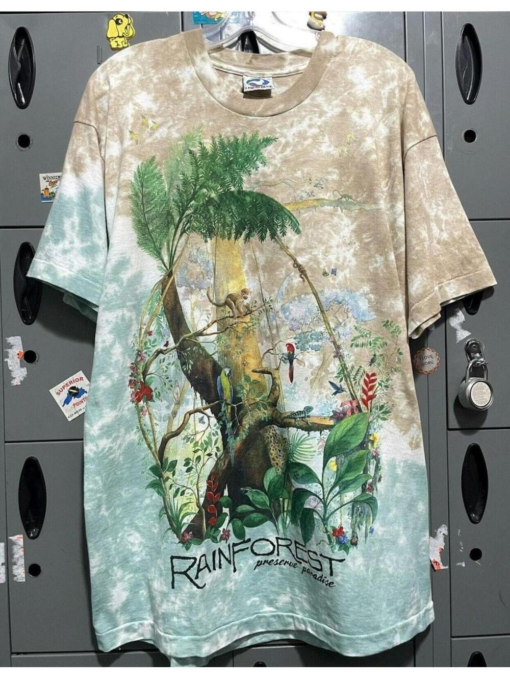 1991 Liquid Blue 90s USA white tag Raibforest art animal